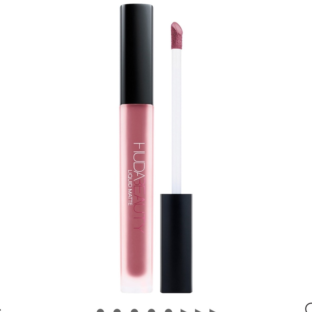 Huda beauty liquid matte ultra comfort transfer proof lipstick